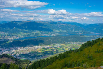 Obraz premium Panorama view of Spittal an der Drau and Millstatter see lake in