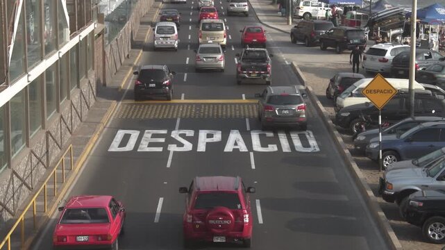 Trafico vehicular en puente de Miraflores