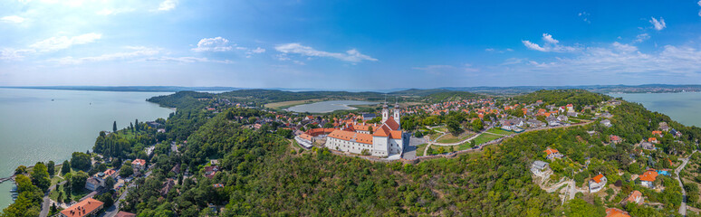 Obraz premium Panorama view of the Tihany Benedictine Abbey beside Balaton lak
