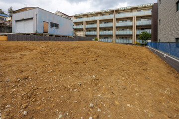 造成工事が完了した住宅分譲地の空き地 © captainT