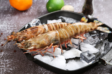 Fresh Penaeus monodon shrimp © YH