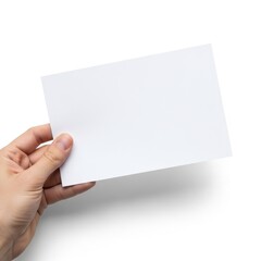 Obraz premium A hand holding a plain white greeting card against a plain background