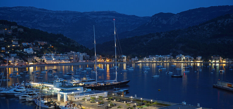 Puerto do Soller at early evening boats and waterfront buildings