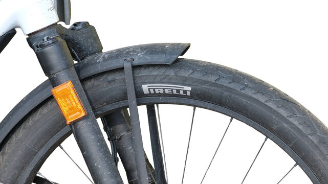 Pirelli Fahrrad Reifen, Vorderrad Bereifung auf Speichenfelge, Z&uuml;rich 23 M&auml;rz 2026