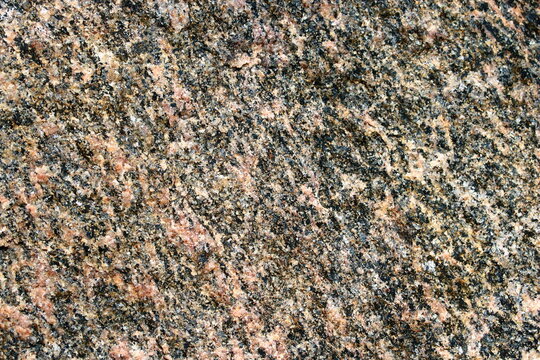 gro&szlig;e Steine und Findlinge in der Mauer einer alten Feldsteinkirche, als Struktur und Hintergrund, Nahaufnahme