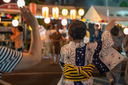 地域活動で盛り上げる８月の盆踊り