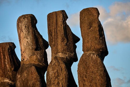 Moai-Statuen auf der Osterinsel (Rapa Nui) 