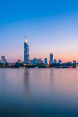 Obraz premium Night view of the skyline of Xuanwu Lake, Nanjing Province, China