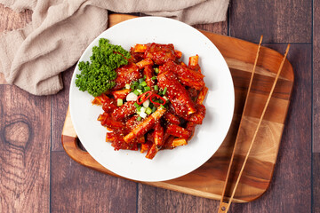 돼지고기의 갈비의 등 쪽에 붙어 있는 부분. 또는 등에 붙은 갈비. The part of pork ribs attached to the back. Or ribs attached to the back.   © jinho Park