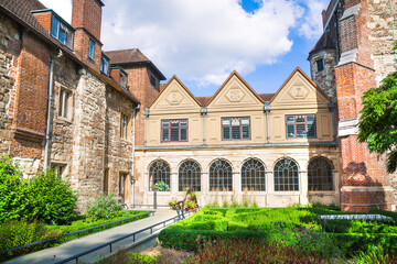 The Charter house, 1371the site of a Black Death burial ground, 1537 rebuilt and become one of the great courtyard houses of Tudor London. 