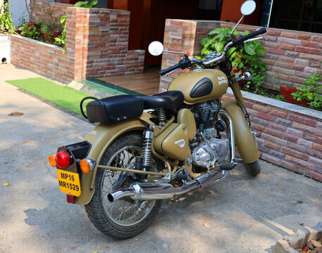 kHAJURAHO INDIA: Royal Enfield was a brand name under which The Enfield Cycle Company Limited of Redditch, Worcestershire[