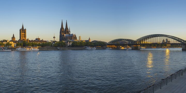 City panorama of Cologne, Rhine, Old Town, with church Gro&szlig; St. Martin, Cologne Cathedral and Hohenzollern Bridge, Cologne, North Rhine-Westphalia, Germany