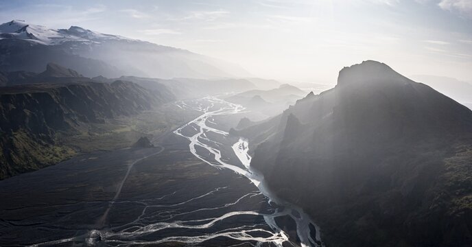 Mount Valahnj&uacute;kur and glacier Eyjafjallaj&ouml;kull, aerial view, panorama, mountains and glacier river in a mountain valley, wild nature, Icelandic Highlands, &THORN;&oacute;rsm&ouml;rk, Su&eth;urland, Iceland