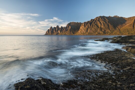 Tungeneset, Devil's Teeth, Okshornan mountain range, Senja, Troms, Norway