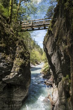 Wooden bridge over the river Partnach, Partnach Gorge, Garmisch-Partenkirchen, Werdenfelser Land, Upper Bavaria, Bavaria, Germany