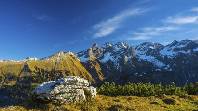 Panorama from Gugger See, central main ridge of the Allg&auml;u Alps, Trettachspitze, M&auml;delegabel and Hochfrottspitze, from left to right, Allg&auml;u, Bavaria, Germany