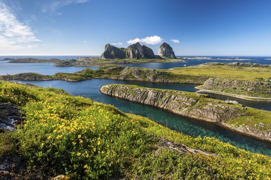 Tr&aelig;na Island, Traena, Sanna, Helgeland Coast, Nordland, Norway