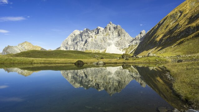 Eissee Lake, Oytal valley, at the back Mt Gro&szlig;er Wilder, 2379m, Hochvogel and Rosszahn mountain ranges, Allg&auml;u Alps, Allg&auml;u, Bavaria, Germany