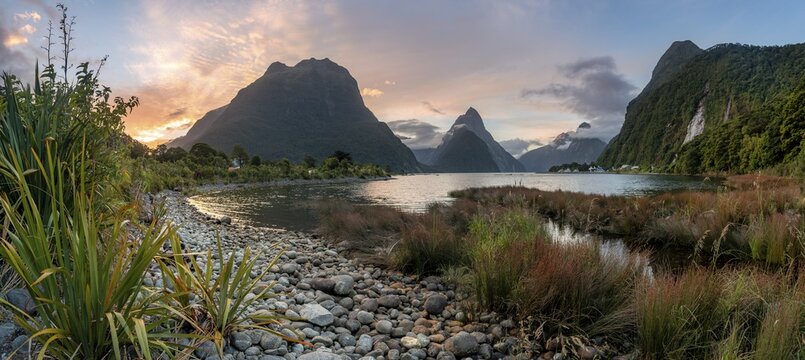 Mitre Peak and Mount Philipps, sunset, fjord landscape, Milford Sound, Fiordland National Park, Te Anau, Southland, South Island, New Zealand