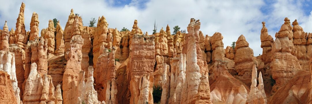 Queens Garden, a landscape formed by erosion with sandstone pillars or hoodoos, Bryce Canyon National Park, Utah, United States
