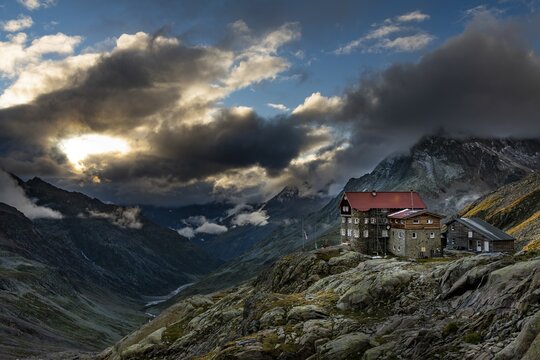 Siegerlandh&uuml;tte with dramatic cloudy sky, S&ouml;lden, &Ouml;tztal, Tyrol, Austria