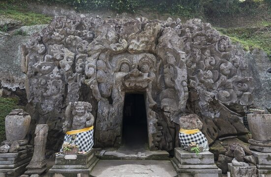 Sanctum, Elephant Cave Goa Gajah, stone carvings of Hindu gods, Ubud, Bali, Indonesia