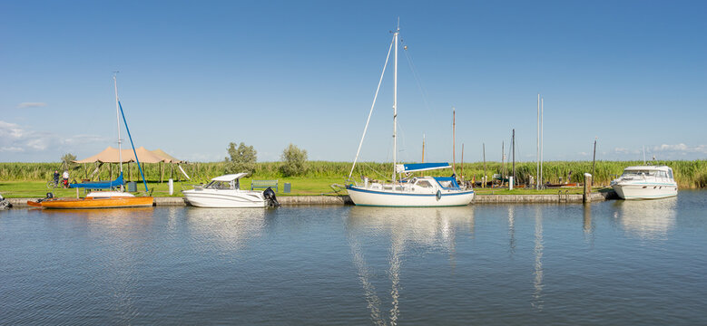 Im Hafen von Althagen am Dar&szlig;er Bodden
