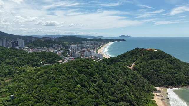 Balne&aacute;rio Cambori&uacute;, Santa Catarina, Brasil. Vista a&eacute;rea da orla de Balne&aacute;rio Cambori&uacute;.