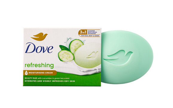 Dove refreshing beauty bar soap with cucumber and green tea on a transparent background