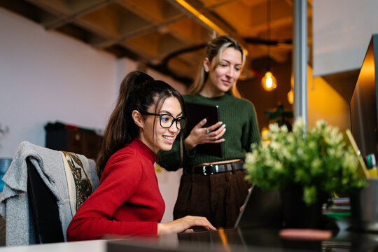 Collaborative work environment with engaged colleagues