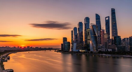Obraz premium City skyline at golden hour (smooth slow reveal) 