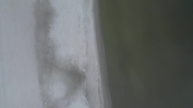 Wyspa Sobieszewska - Polska - zach&oacute;d słońca nagrany dronem na plaży w okolicach tr&oacute;jmiasta