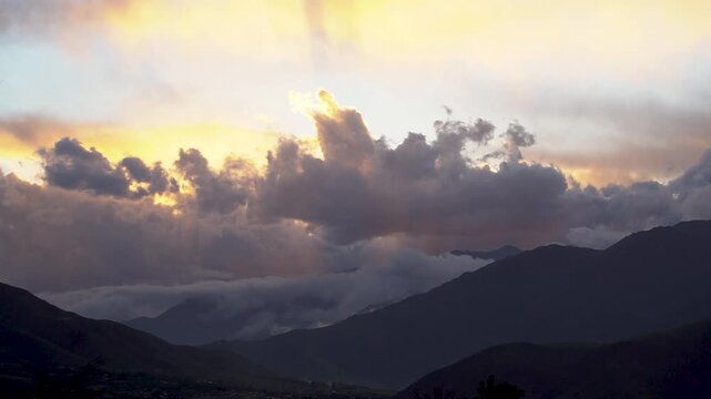 nube y monta&ntilde;as