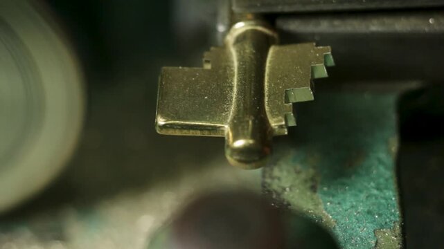 cerrajer&iacute;a creando una llave