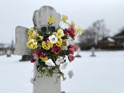un cimeti&egrave;re en hiver, Qu&eacute;bec, Canada	