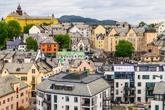 Sailing, Norwegian Sea, Alesund, Hjorundfjord, Finnmark, Norway, Arctic town, Norwegian fjords