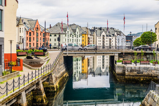 Sailing, Norwegian Sea, Alesund, Hjorundfjord, Finnmark, Norway, Arctic town, Norwegian fjords