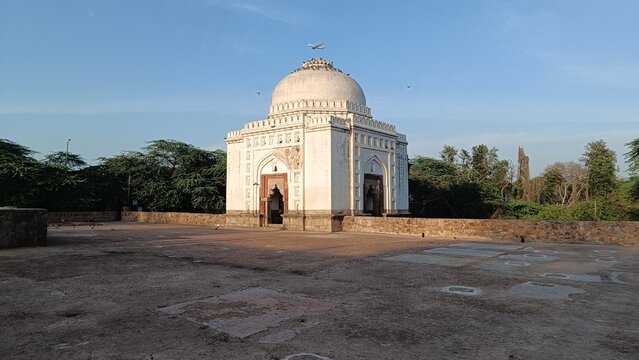 A picture of historical monument in delhi