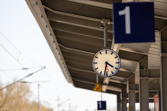 Large clock at the train station, front view
