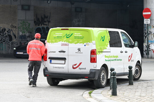 Bpost facteur Belgique vehicule electrique
