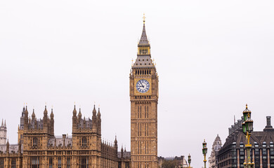 Fototapeta premium Elizabeth Tower and Palace of Westminster providing iconic architectural views, a major London landmark