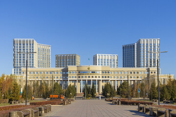 Obraz premium 18 October 2025, Nurzhol Boulevard (Green Water Boulevard), Astana City (Nur-Sultan), Kazakhstan