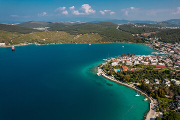 Obraz premium Aerial view of Güvercinlik neighborhood in Bodrum, Mugla, Turkey, March 23, 2026.