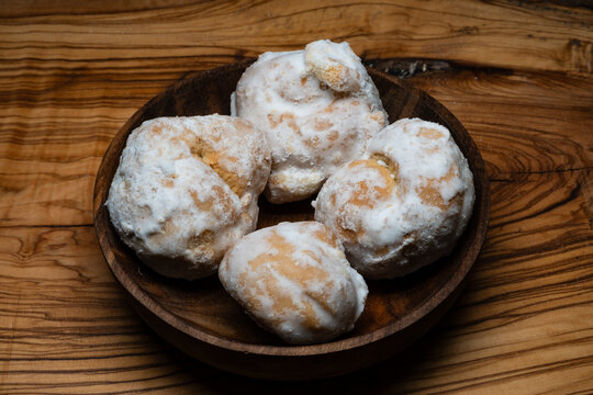 The taralli of Castellammare, also known as "anginetti" or "nasprini" 0326
