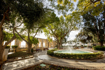 Obraz premium The Upper Barrakka Gardens on Malta remain a peaceful retreat for locals and tourists alike, offering one of the most beautiful vantage points in the historic capital.