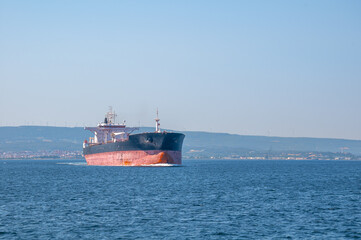 Fototapeta premium Cargo ship in the sea.