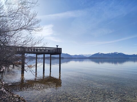 Holzsteg in Chieming am Chiemsee