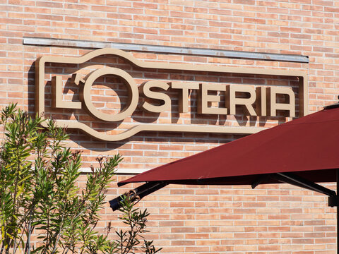 LOsteria Koln Deutz Restaurant Signage and Outdoor Atmosphere