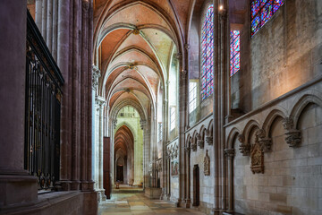 Obraz premium The majestic Gothic interior of Saint-Etienne Cathedral in Auxerre, Burgundy, France