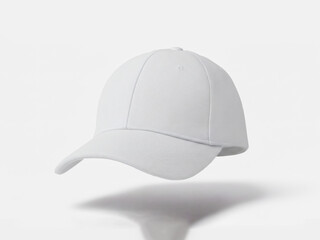 Fototapeta premium Minimalist white baseball cap isolated on a plain background